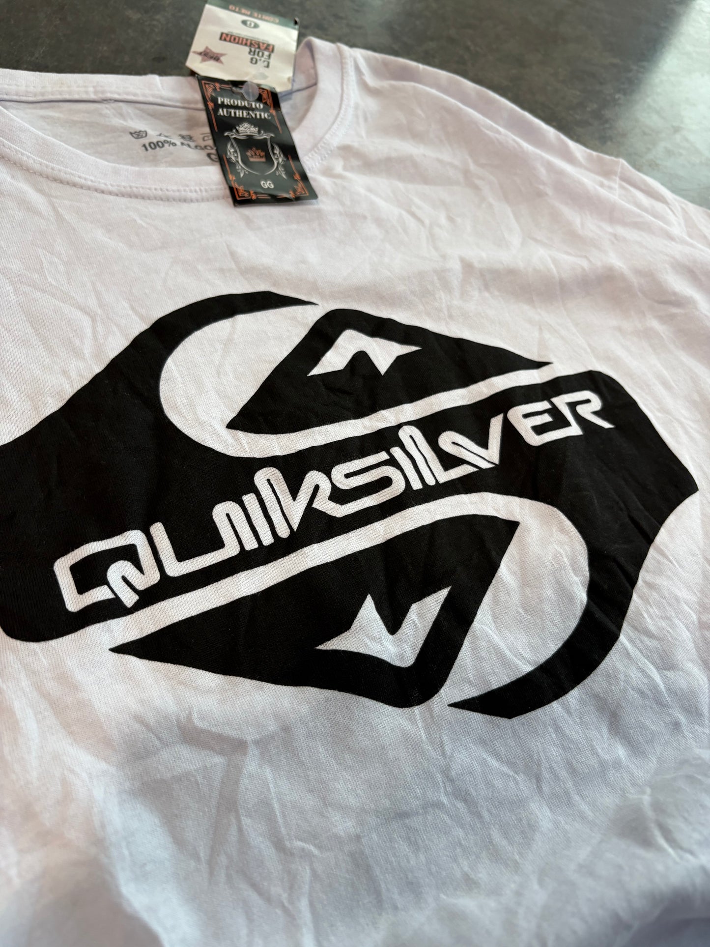 Quicksilver Graphic Tee *NEW WITH TAGS*