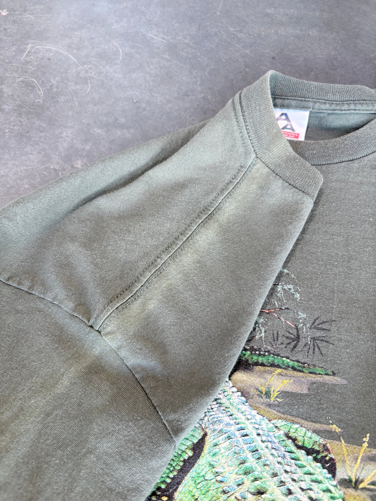 Vintage Y2K Alligator Florida Graphic Tee