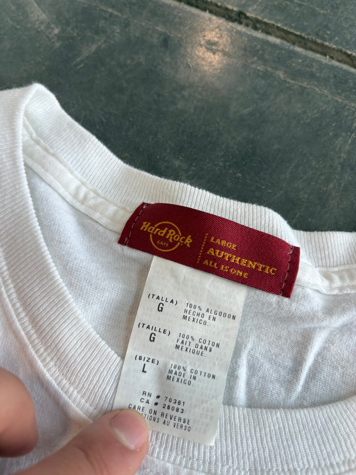 Vintage Hard Rock Cafe Philadelphia Graphic Tee