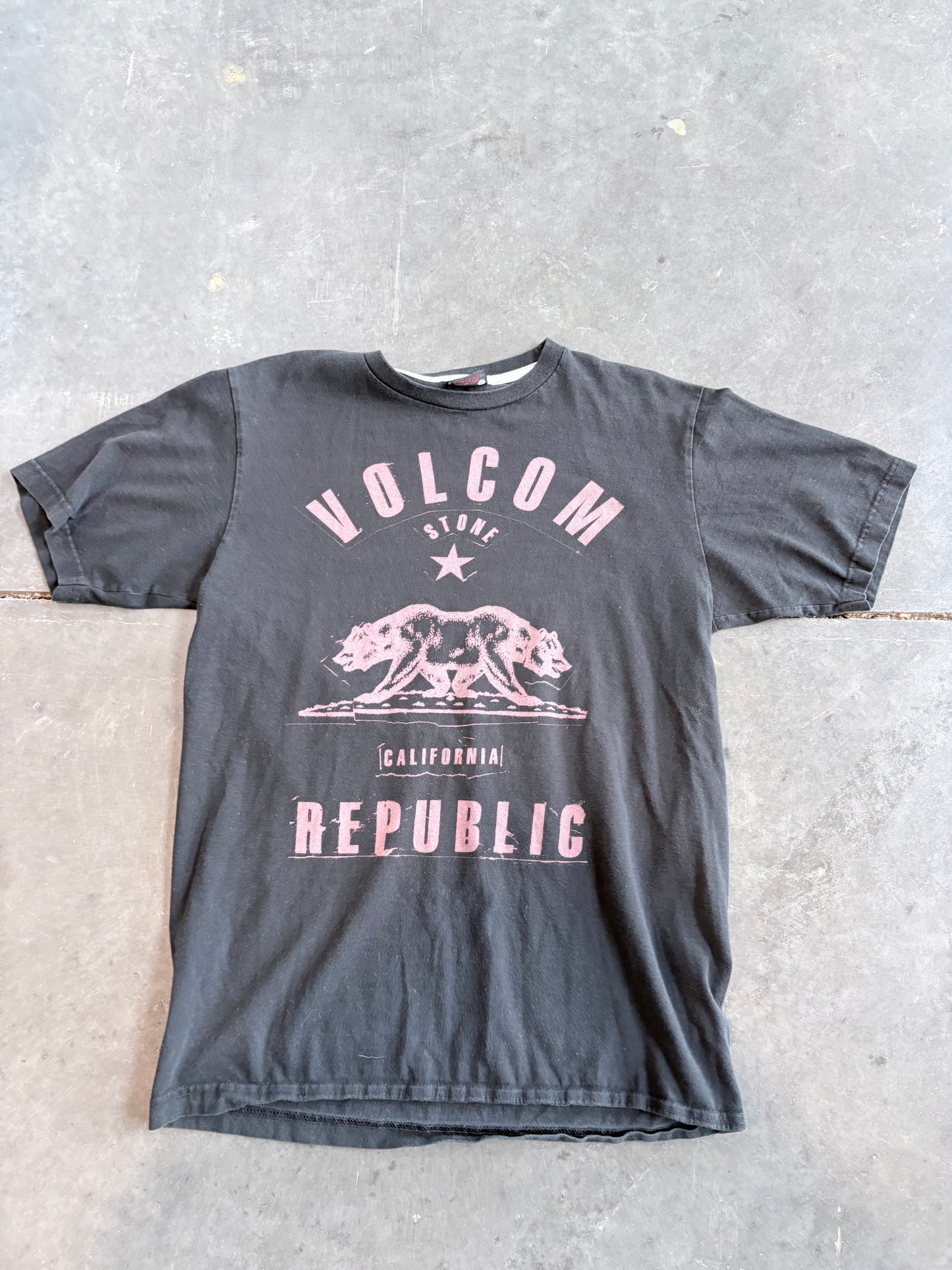 Y2K Volcom California Republic Graphic Tee