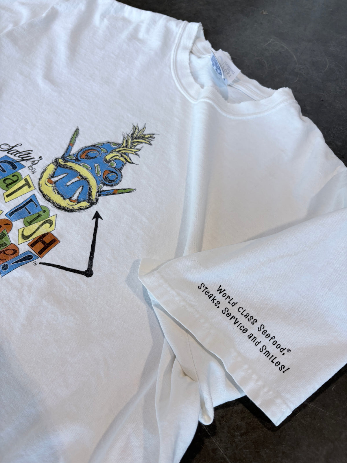 Vintage Y2K Eat Fish & Live! Graphic Tee