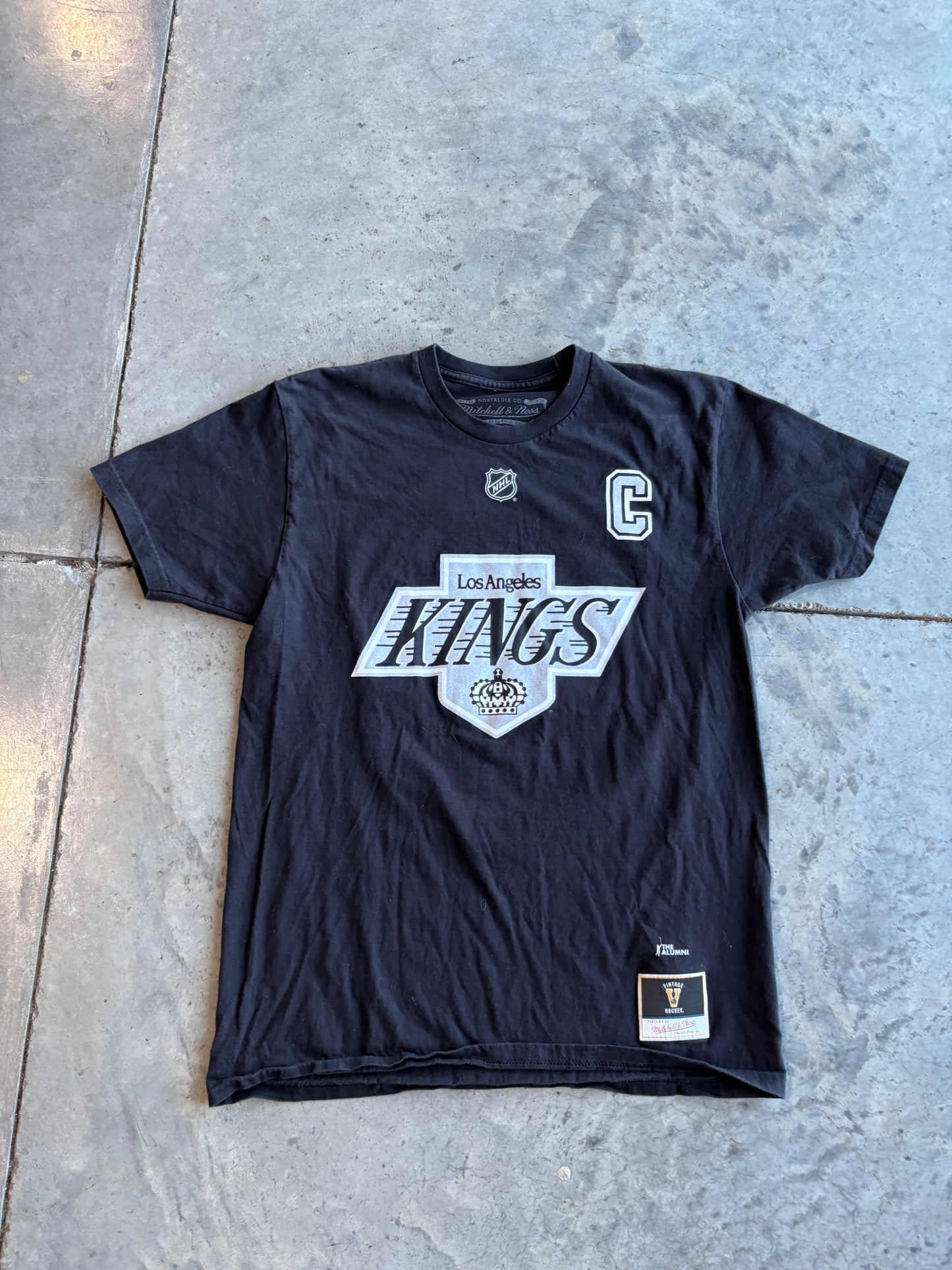 Sacramento Kings Mitchell & Ness #99 Gretzky Vintage Hockey Graphic Tee