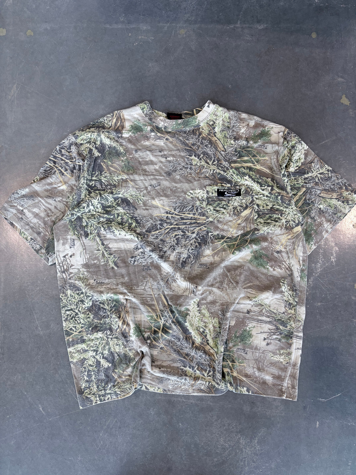 Vintage Y2K Realtree Camo Print Tee