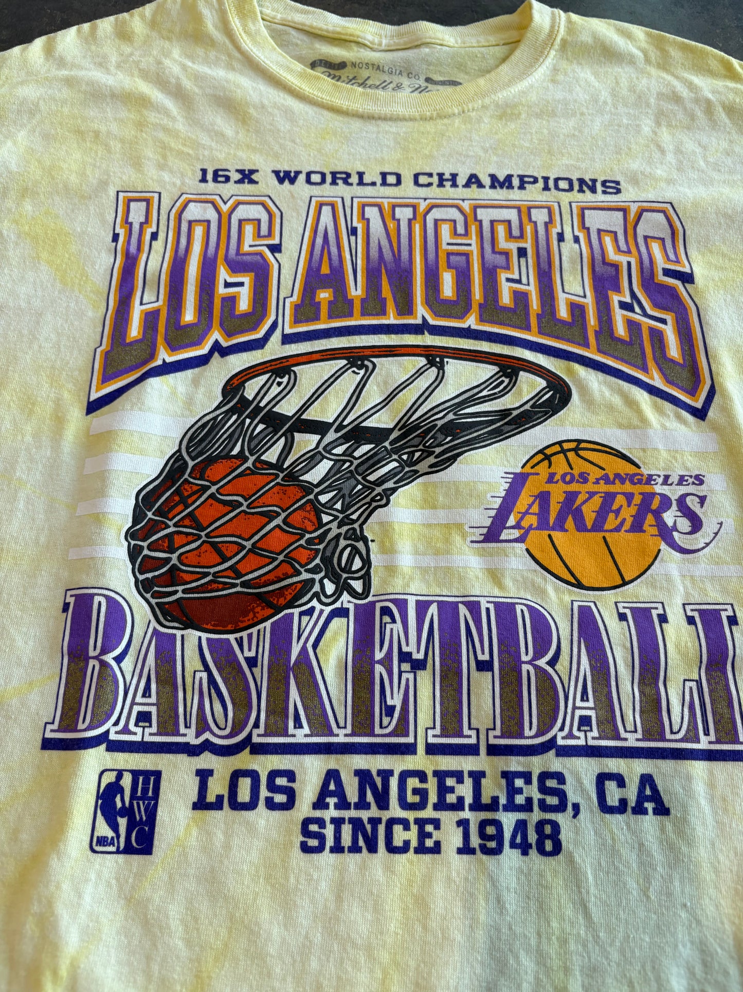 Los Ángeles Lakers Mitchell & Ness Graphic Tee