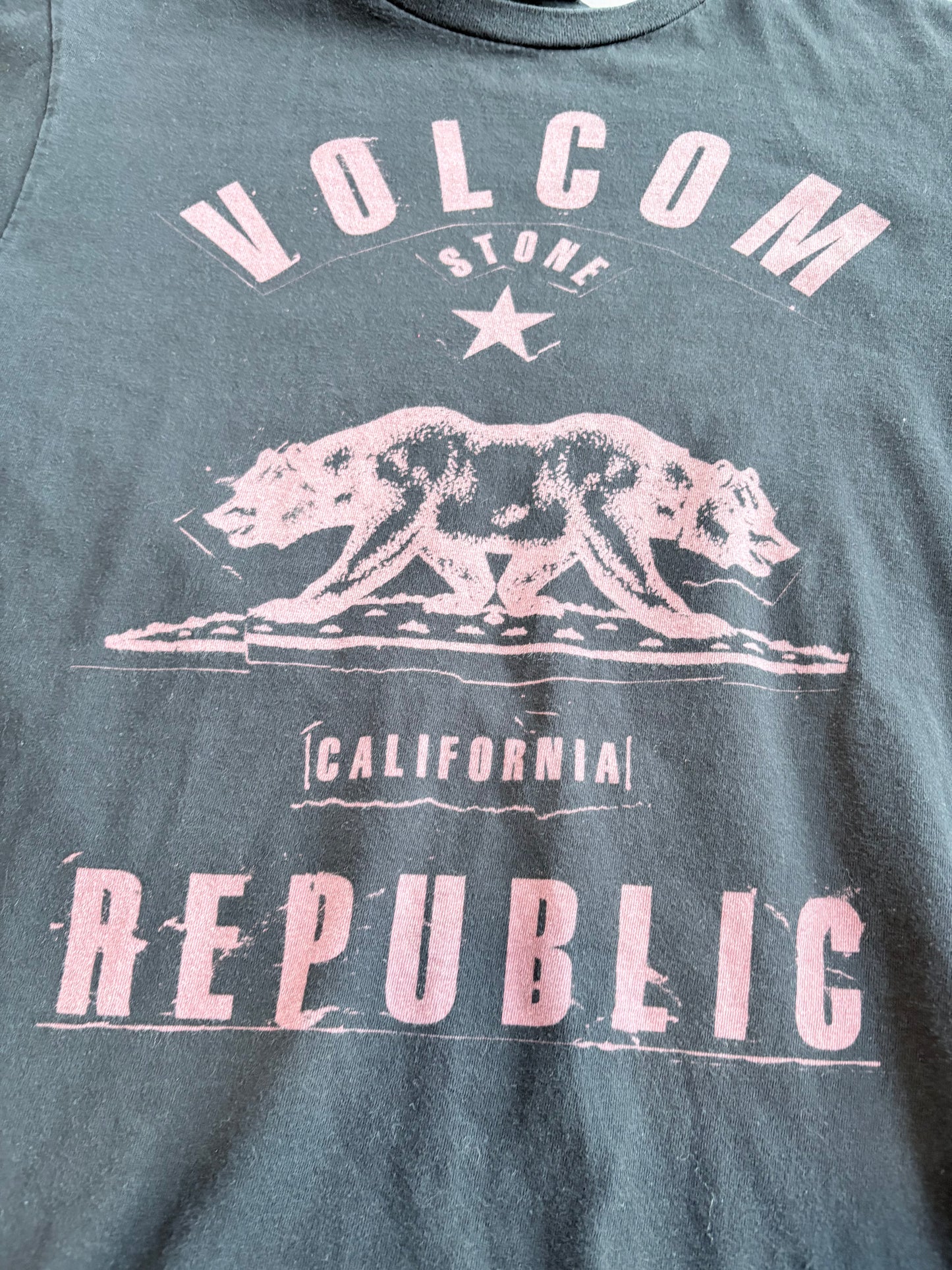 Y2K Volcom California Republic Graphic Tee