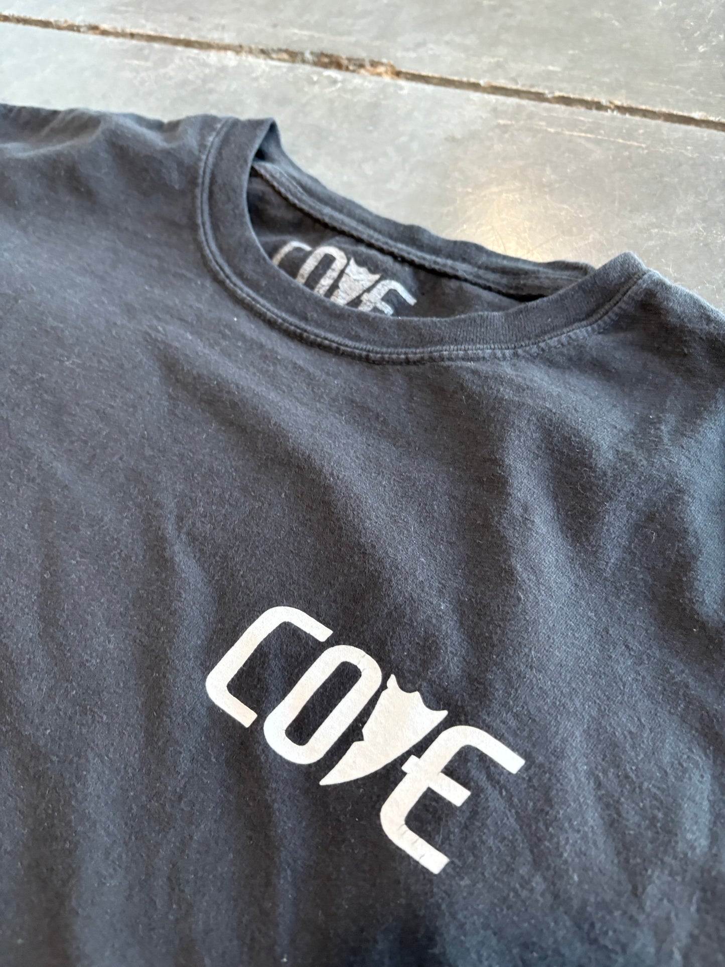 Cove Surf No Bad Vibes Graphic Tee