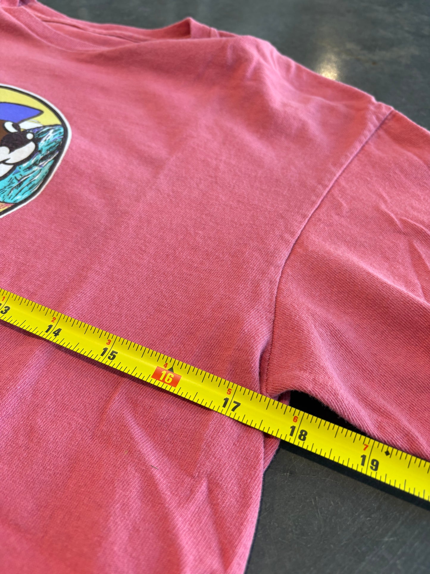 Buc-cees Graphic Tee- Thrifted