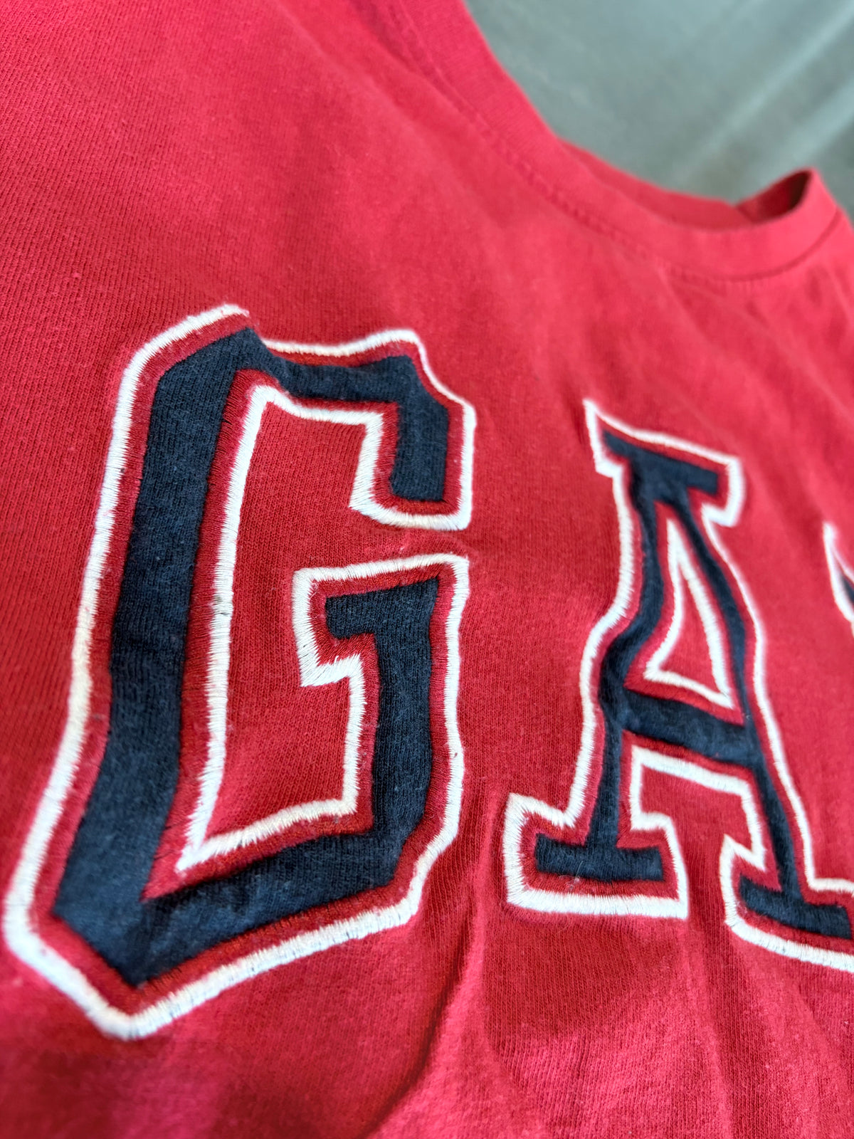 Y2K GAP Embroidered Graphic Tee