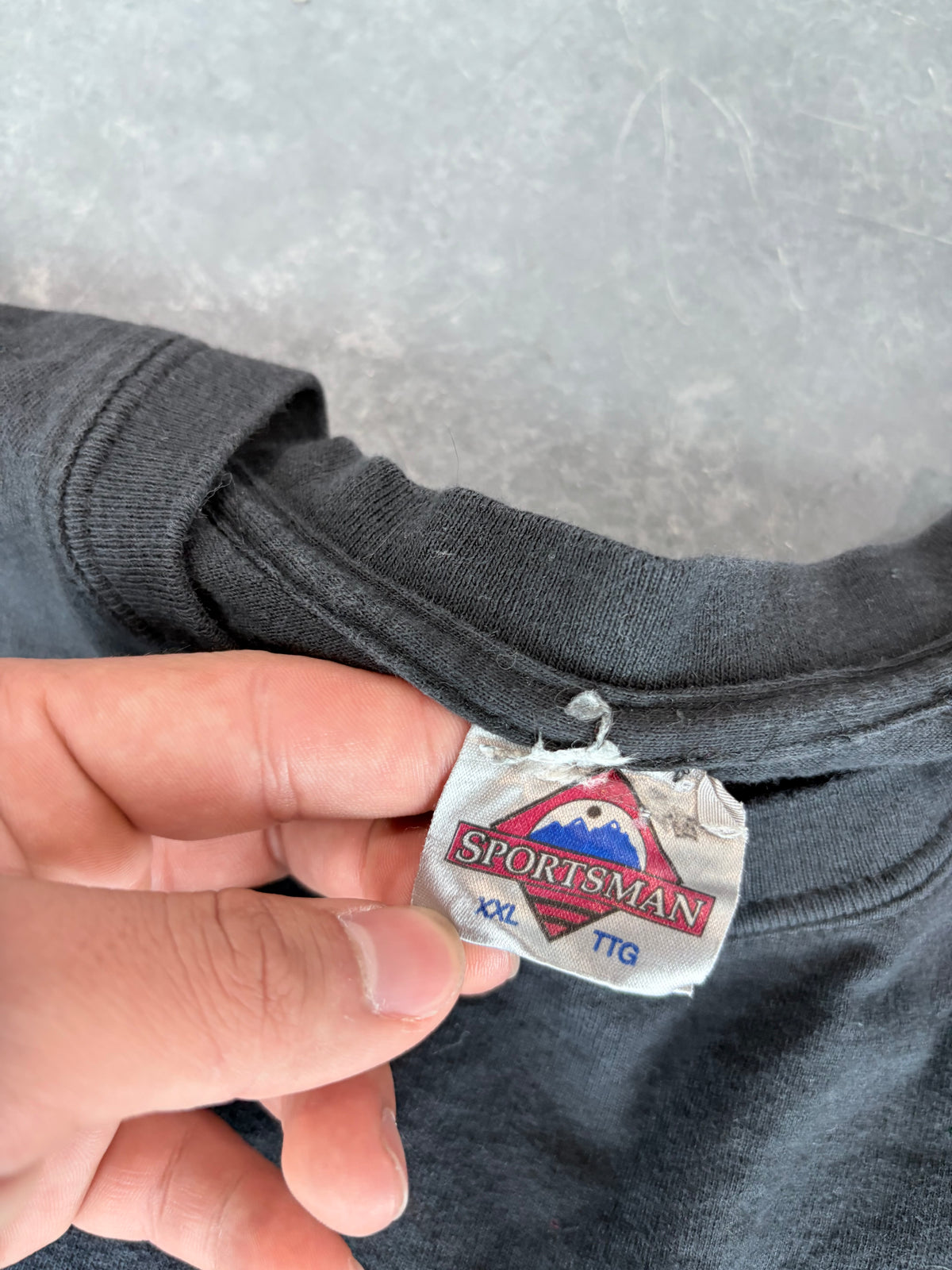 Vintage Y2K Niagara Falls Canada Chest Crest Embroidered Graphic Tee