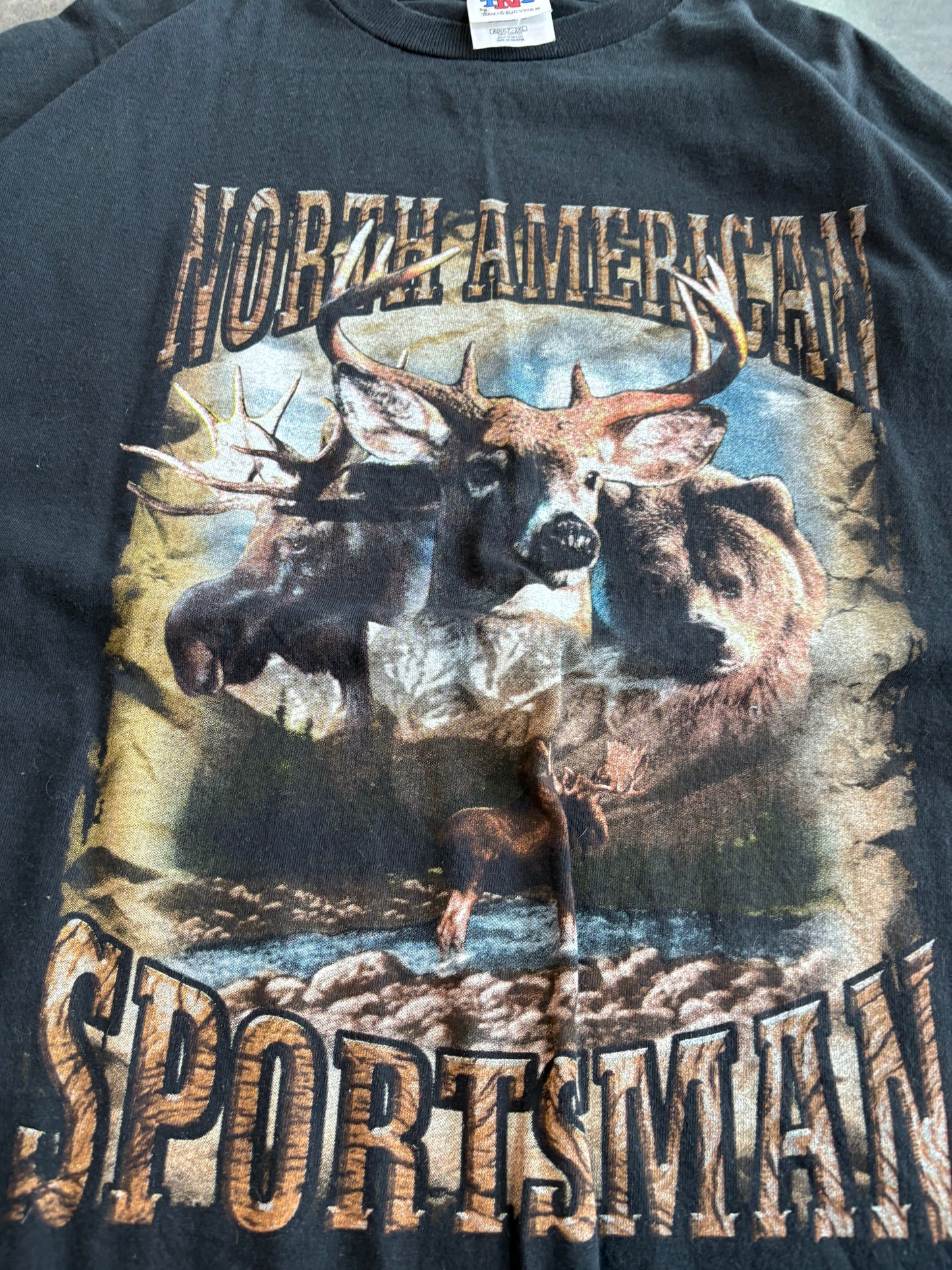 Vintage Y2K North American Sportsman Graphic Tee Pit