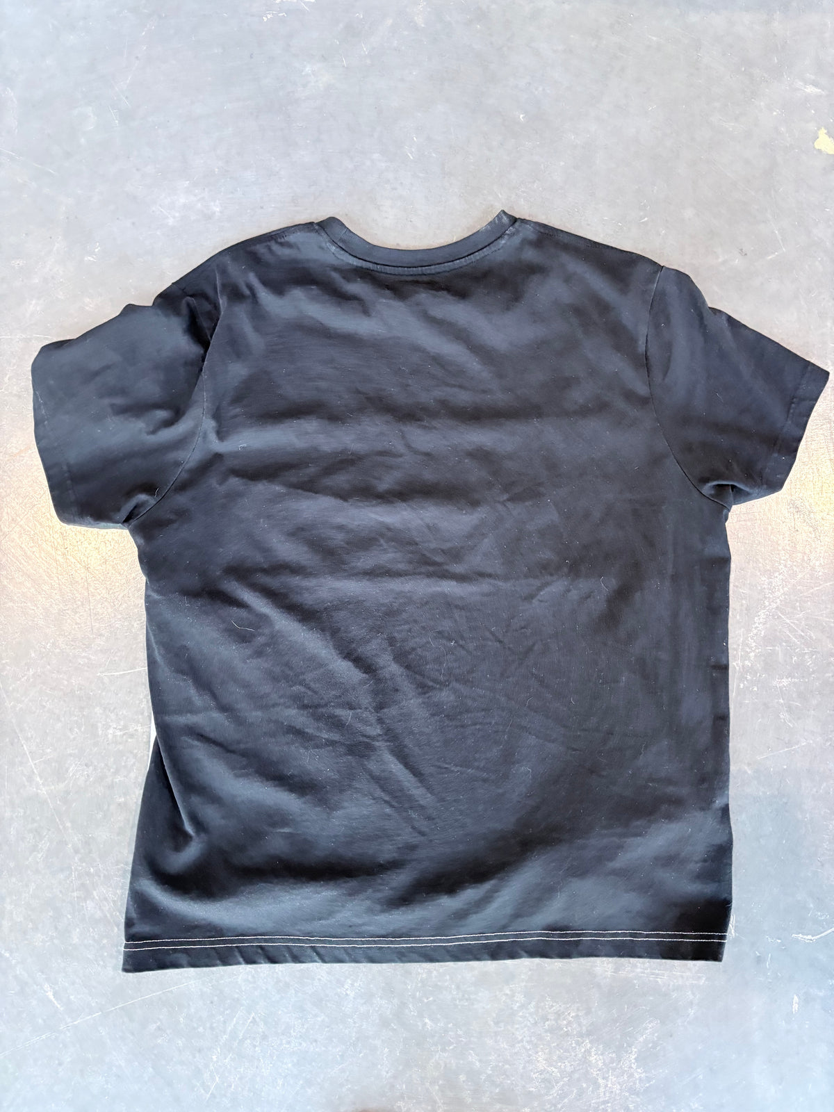 Guess Embroidered Graphic Tee