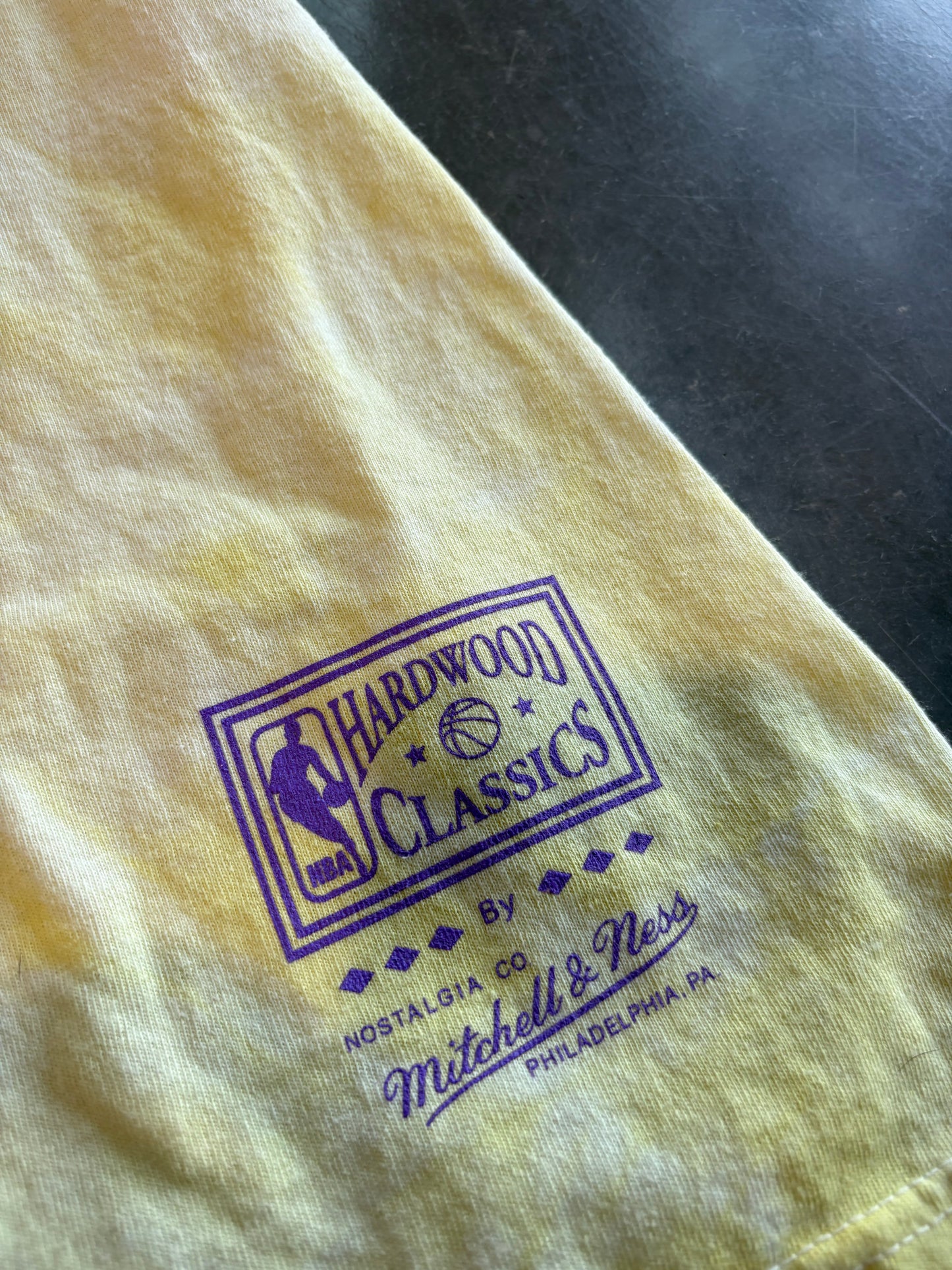 Los Ángeles Lakers Mitchell & Ness Graphic Tee