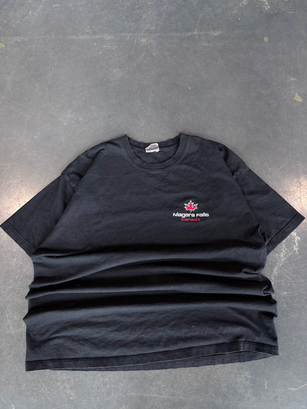 Vintage Y2K Niagara Falls Canada Chest Crest Embroidered Graphic Tee
