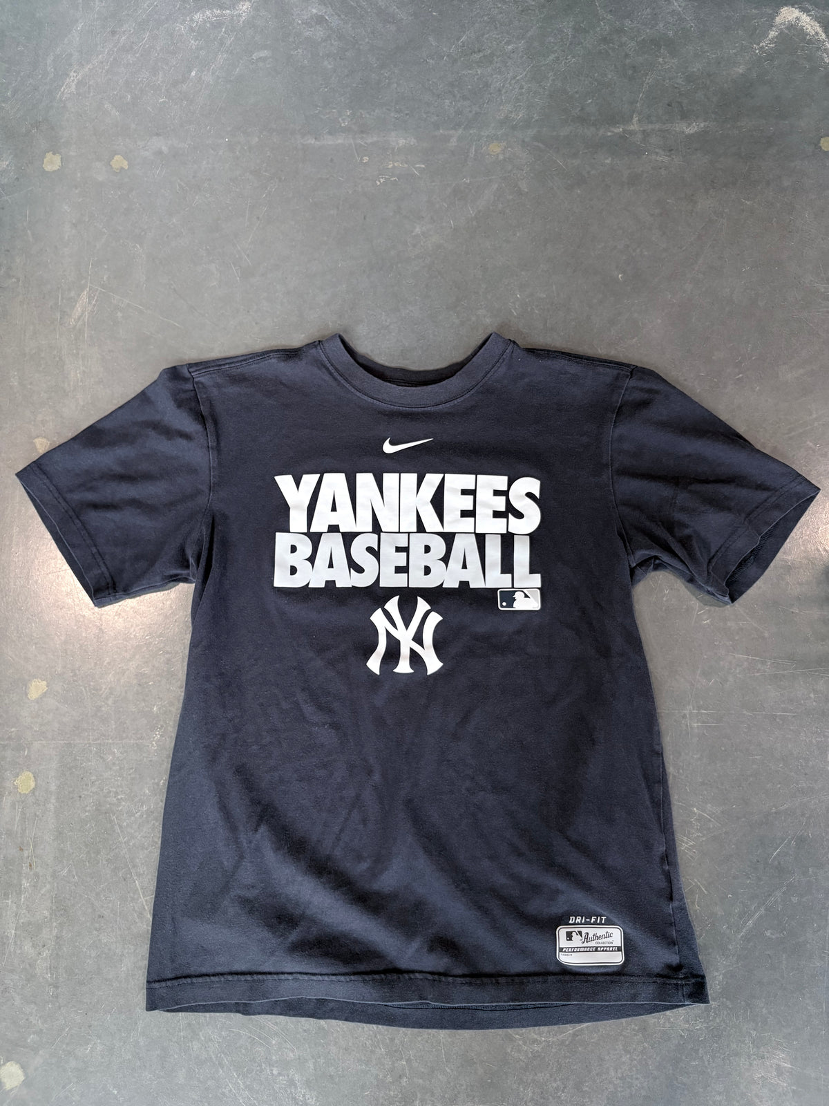 Y2K New York Yankees Nike Team Graphic Tee