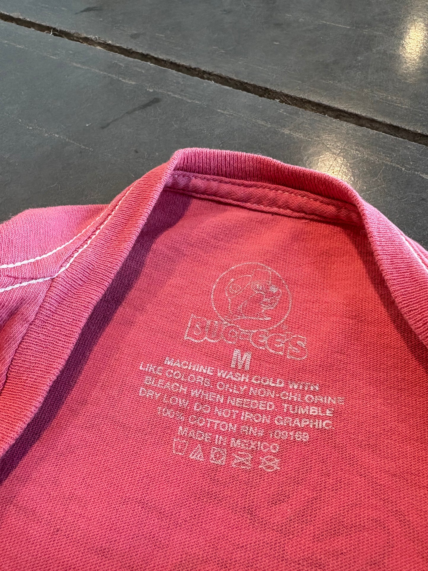 Buc-cees Graphic Tee- Thrifted