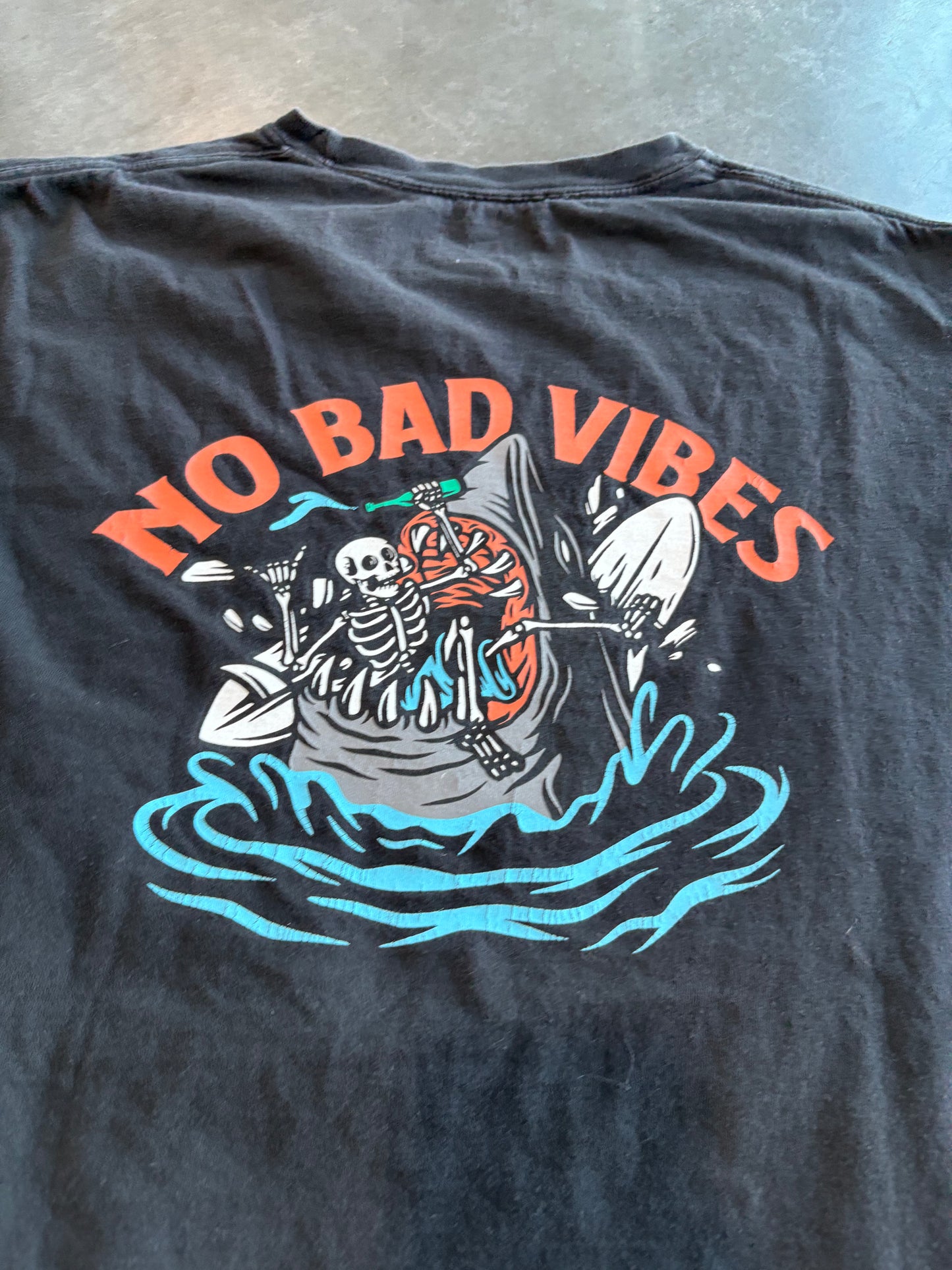Cove Surf No Bad Vibes Graphic Tee